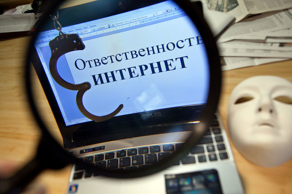 Оказываю юридическую помощь в Санкт-Петербурге. Частный юрист Эдуард Чубуров. Можете обратиться по контактам ниже: 8 (904) 334-42-05 – WhatsApp (лучше писать);
chuburovlaw@yandex.ru – электронная почта;
vk.com/chuburovjurist – вступайте в группу в ВКонтакте;
chuburov.ru – мой сайт 
