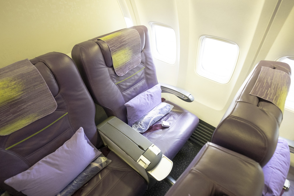 Philippine Airlines Airbus A321neo business class Brisbane-Manila Airline Review