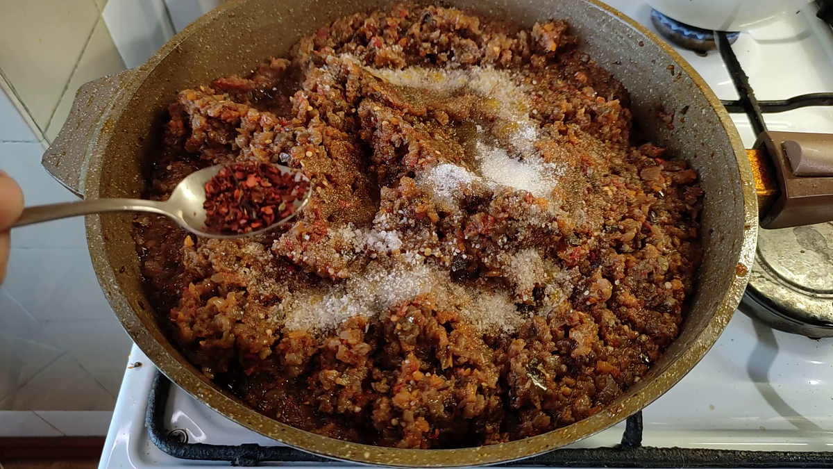 Баклажанная икра на мясорубке на зиму