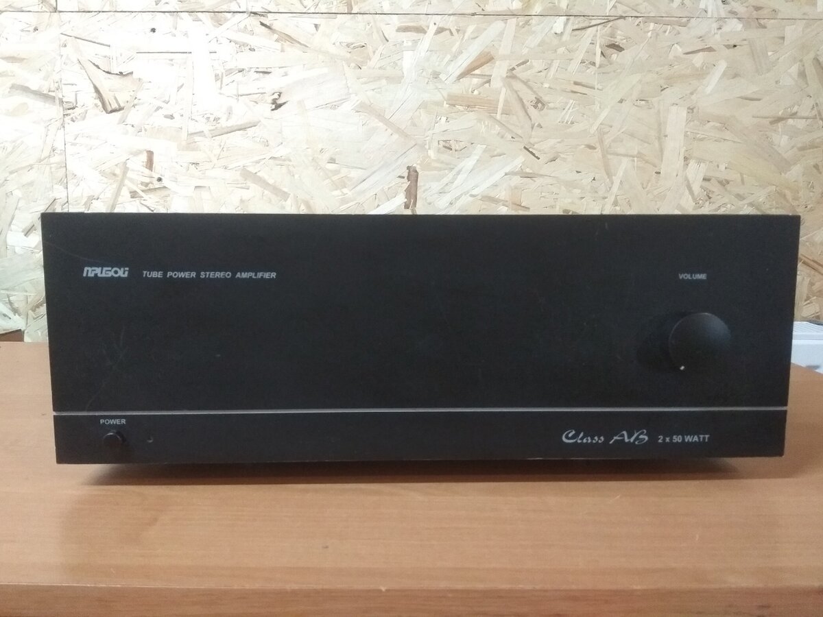 Такой вариант дизайна выглядит приятнее обычного 50УМ