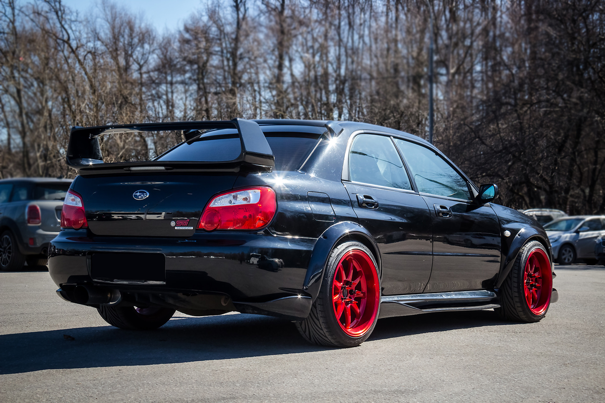 Subaru WRX STI черная