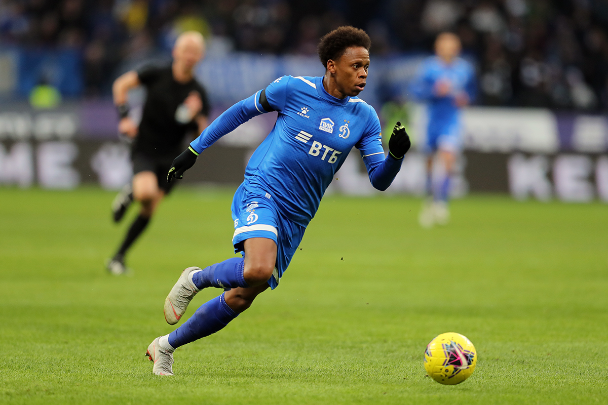 Клинтон джи футболист. Клинтон н’жье 2016. Клинтон нжи футболист. Жи н. Жи н.