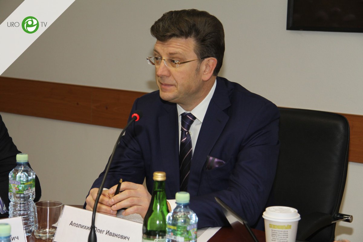 С таким-то чиновником, мы китайцев по численности населения в миг обгоним.3