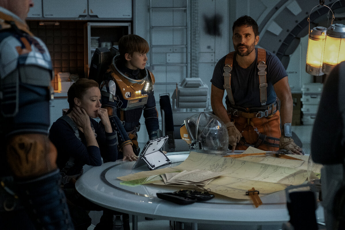 Затерянные в космосе - Lost in Space (2018– ) - Netflix