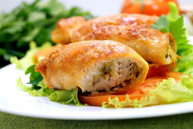 куриные рулетики с сыром. рулет с сыром в духовке. куриные рулетики с сыром. куриные рулетики с сыром. куриный рулет с сыром.