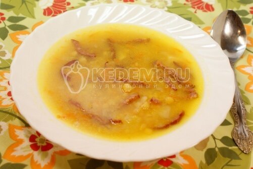 Этот рецепт поможет вам приготовить вкуснейший гороховый суп с кусочками копченой колбаски. Вкусный супчик согреет домашних в пасмурную погоду. Время приготовления 1 час