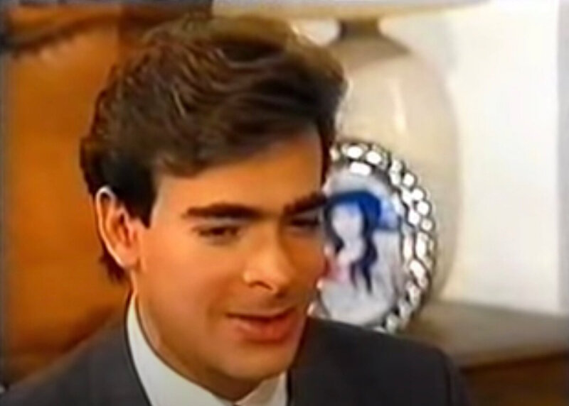 Кроме Хосе Игнасио, Тоньо сыграл Федерико в сериале "Моя вторая мама". Скриншот из "Просто Марии"