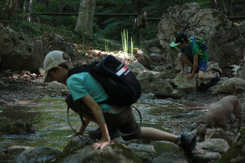 Братья Саша (на переднем плане) и Егор
