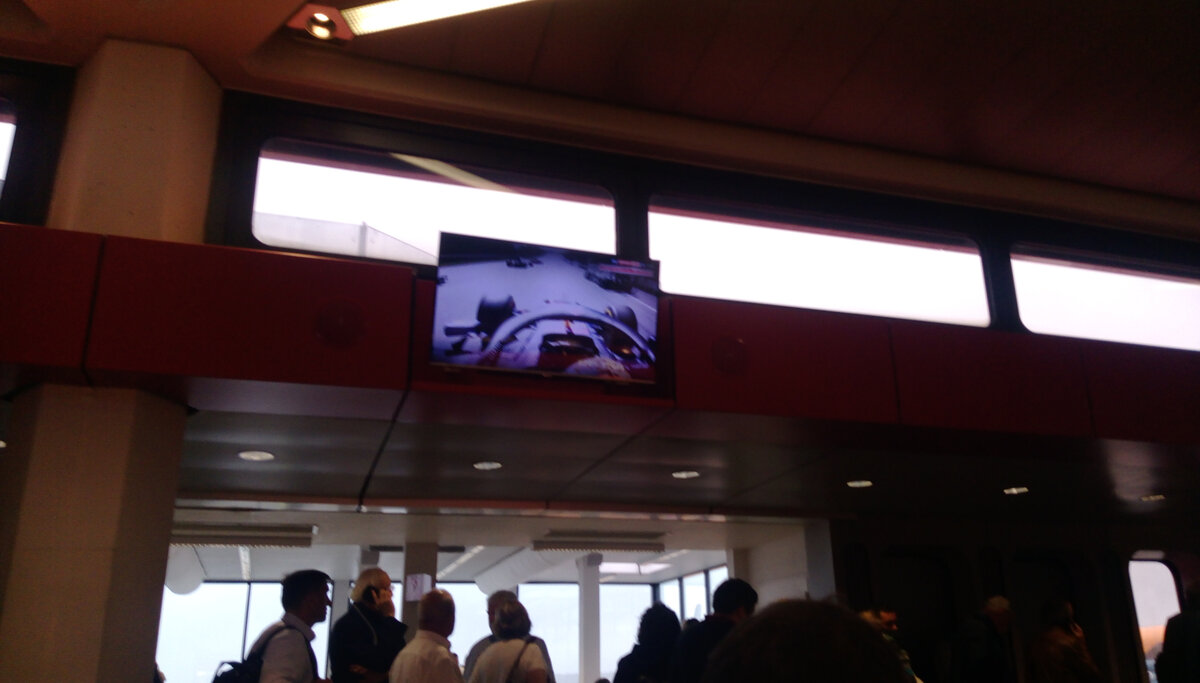 Когда улетала домой из Германии, в аэропорту на мониторах показывали Формулу-1