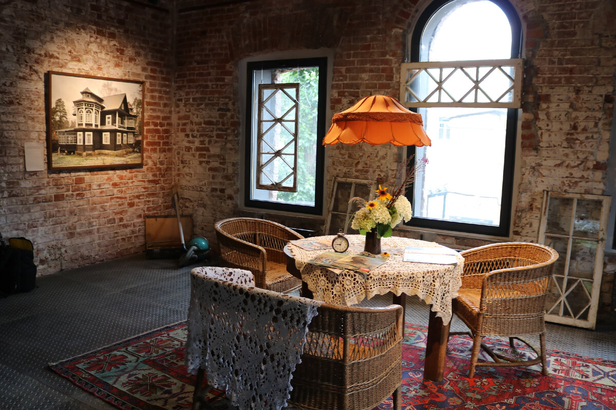 МУАР. Выставка Федора Савинцева "Кратовские дачи". Фото: Art&Culture Яндекс.Дзен