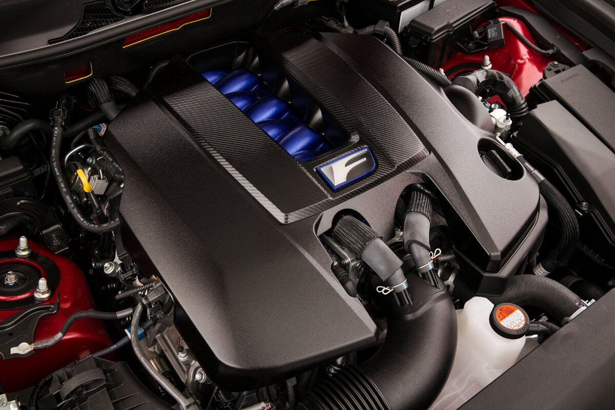 Подкапотка "Lexus GS-F"