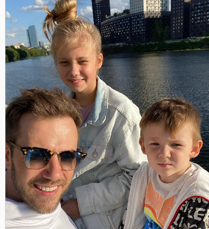 С дочерью и сыном