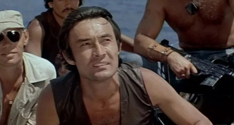 Кадр из фильма «Пираты XX века»