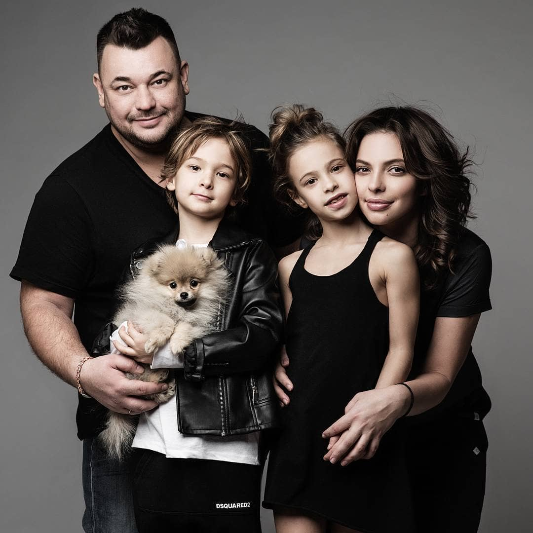 Сергей жуков семья жена и дети фото