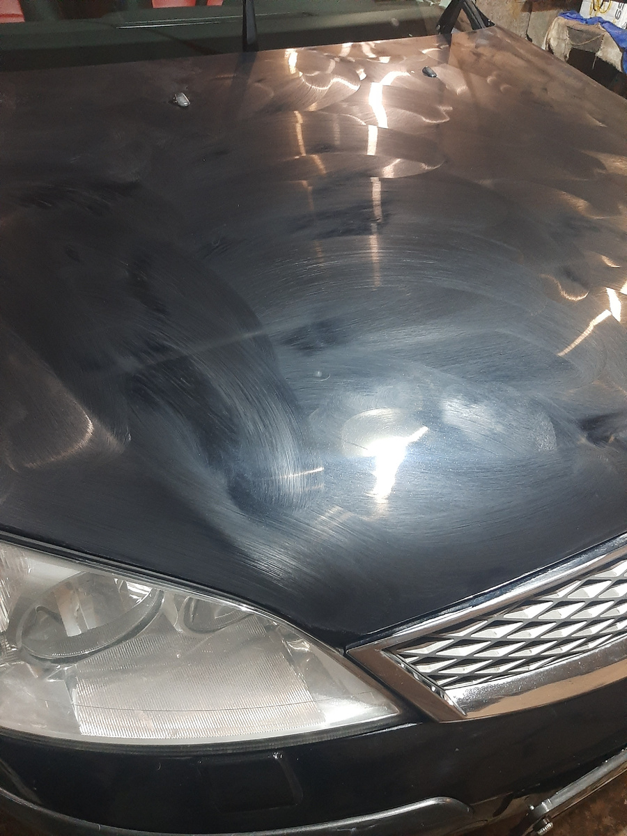 Наносится губкой в комплекте , вся машина сразу 