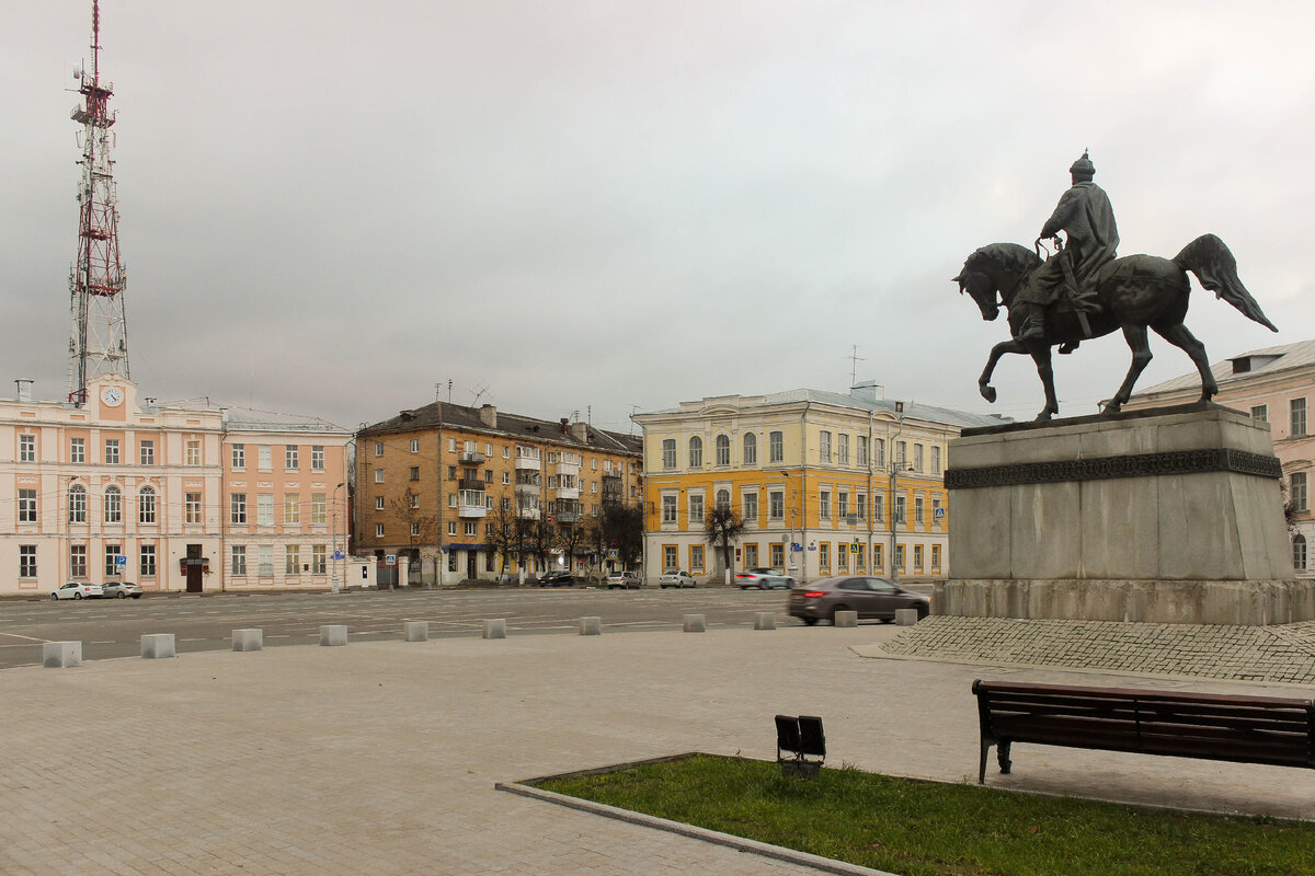 Площадь Михаила Тверского