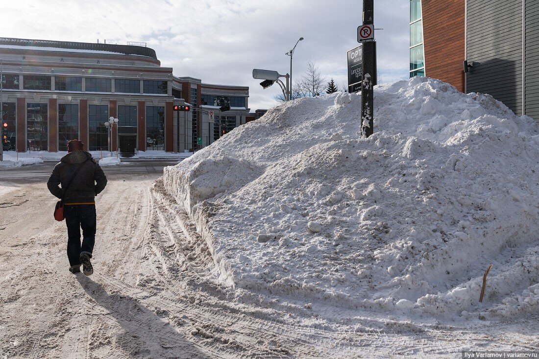 где сейчас много снега. сугробы в швеции. много снега. где сейчас много снега. много снега.