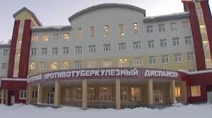 Основным элементом противотуберкулезной помощи является диспансерный учет. Он необходим, чтобы обеспечить медицинской помощью лиц с уже диагностированным туберкулезом или диспансеризированных с подозрением на него. Противотуберкулезное наблюдение осуществляется вне зависимости от того, хочет ли пациент становиться на учет. Это связано с тем, что туберкулез - заболевание опасное для общества, потому его необходимо своевременно лечить для предотвращения распространения инфекции.