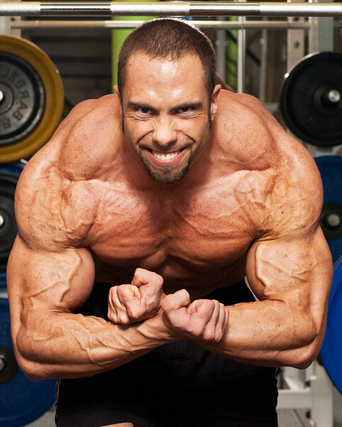 Сейчас, при том же росте, я вешу более 90 кг