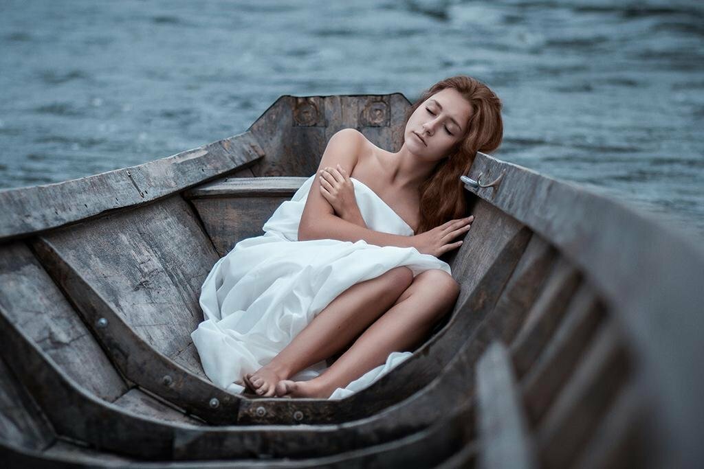 Р”РµРІСѓС€РєРё РІ Р»РѕРґРєРµ Р±РµР·
