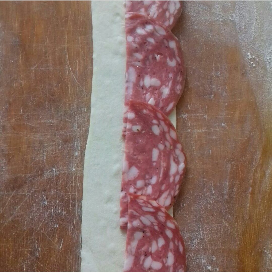 Розочки с колбасой