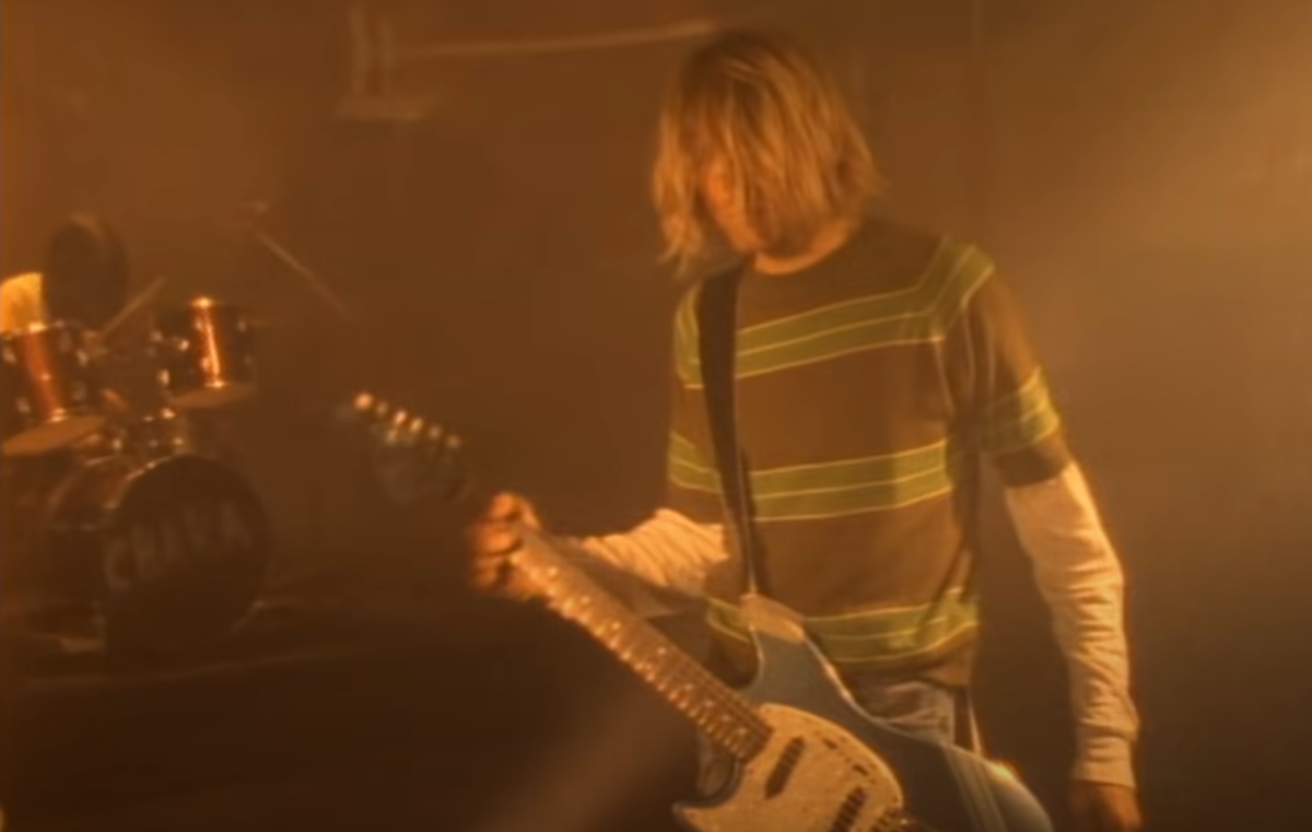 Курт кобейн spirit. Smells like teen Spirit фото. Нирвана смелс лайк Тин спирит клип. Nirvana - smells like teen Spirit (Official Live at reading 1992). Oh well whatever Nevermind.