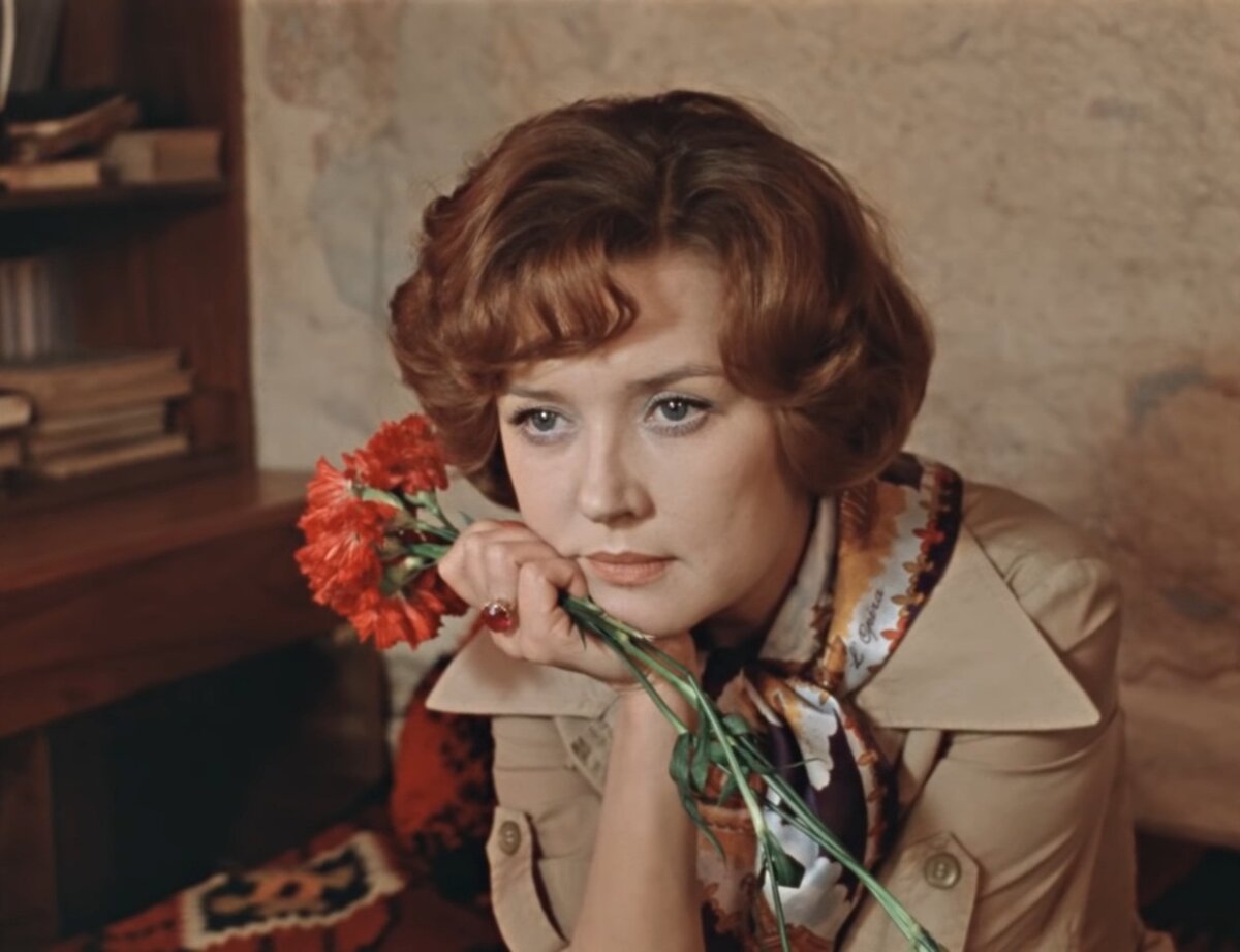 Кадр из к/ф "Москва слезам не верит"