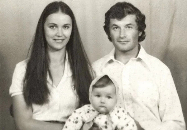 veasy.ru (семейное фото с родителями)
