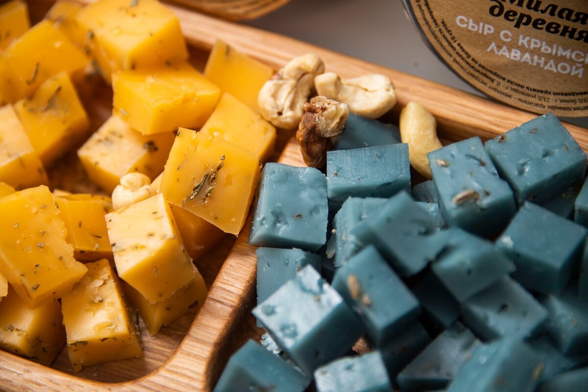 Гурманы, пробовали сыр с крымской лавандой? 
