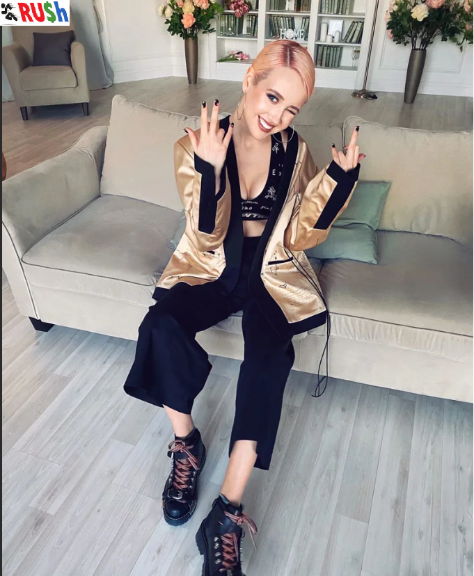 Сценический образ Клавы Коки