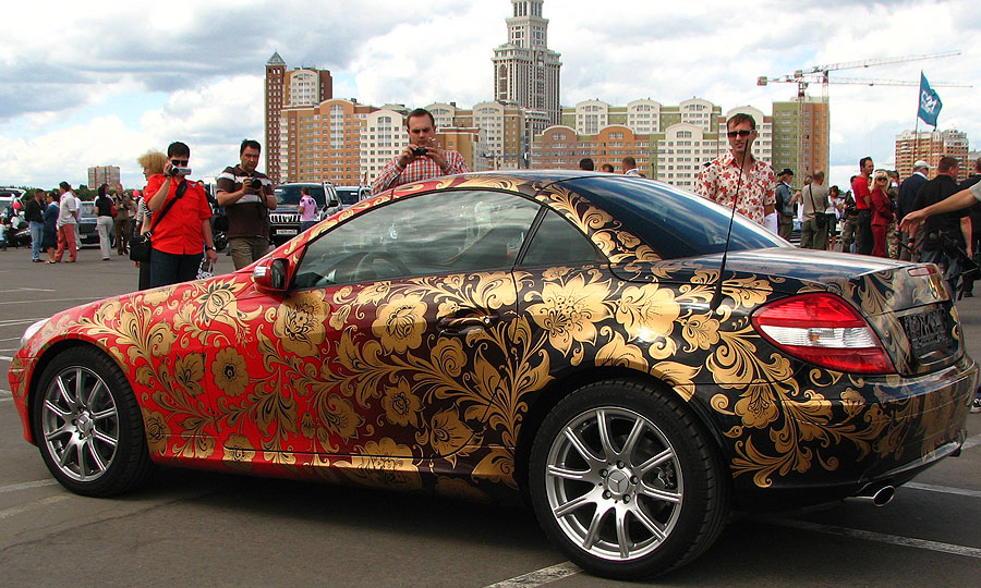 Немецкий Mercedes в русской Хохломе. Фото из Яндекс.Картинок