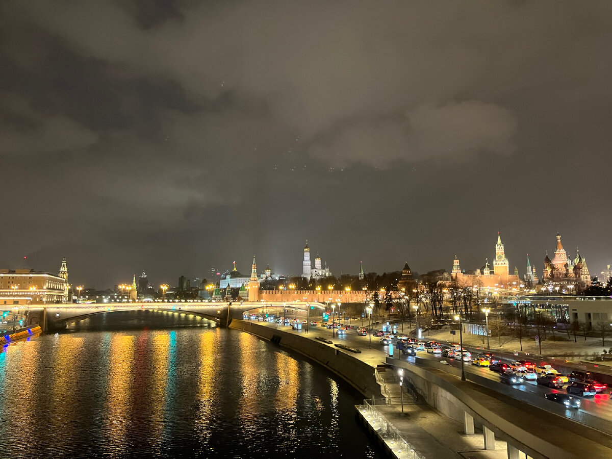 Ночная Москва река Петр