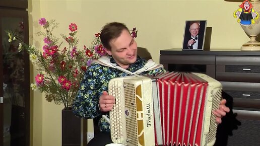 \"КУПЛЕТЫ КУРОЧКИНА\" поёт баянист, \"Человек оркестр \"Владимир Бутусов в ...