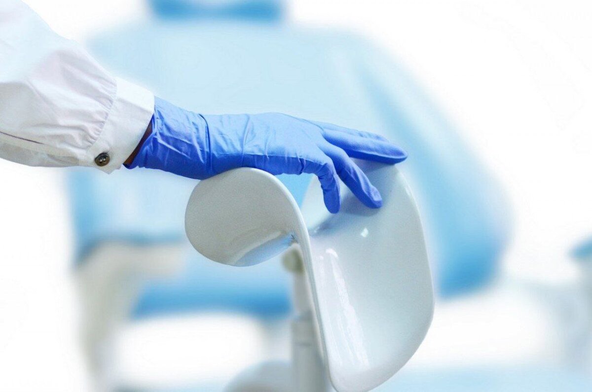 - Раздевайтесь и на кресло – не отрываясь от писанины, сказала врач. – Что вас беспокоит? (фото из свободных источников)