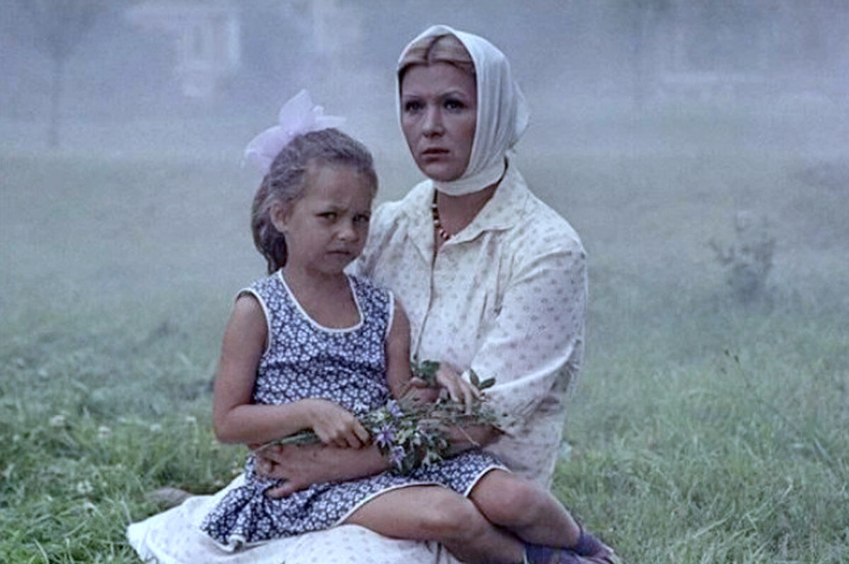     Страшная судьба «дочки Горбунковых» из «Бриллиантовой руки» — Саши Лисютиной