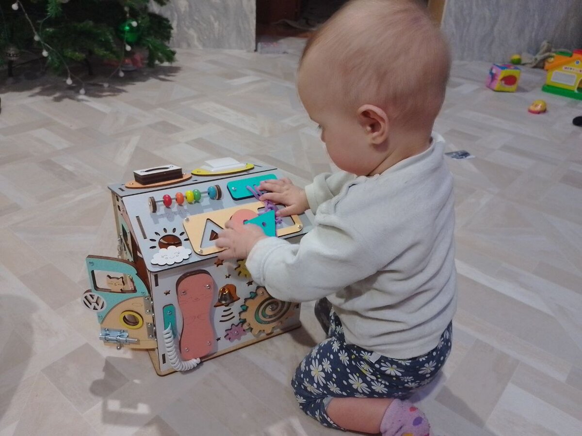 Листайте вправо