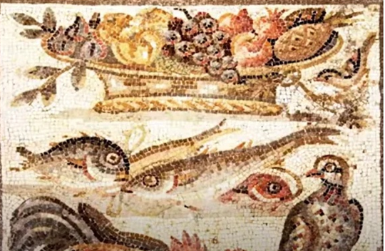 Мозаичный натюрморт из раскопок в Помпеях с фруктом, удивительно похожим на ананас (справа вверху).