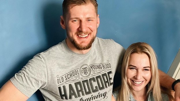 Александр Волков и его жена Вита. Фото соцсети