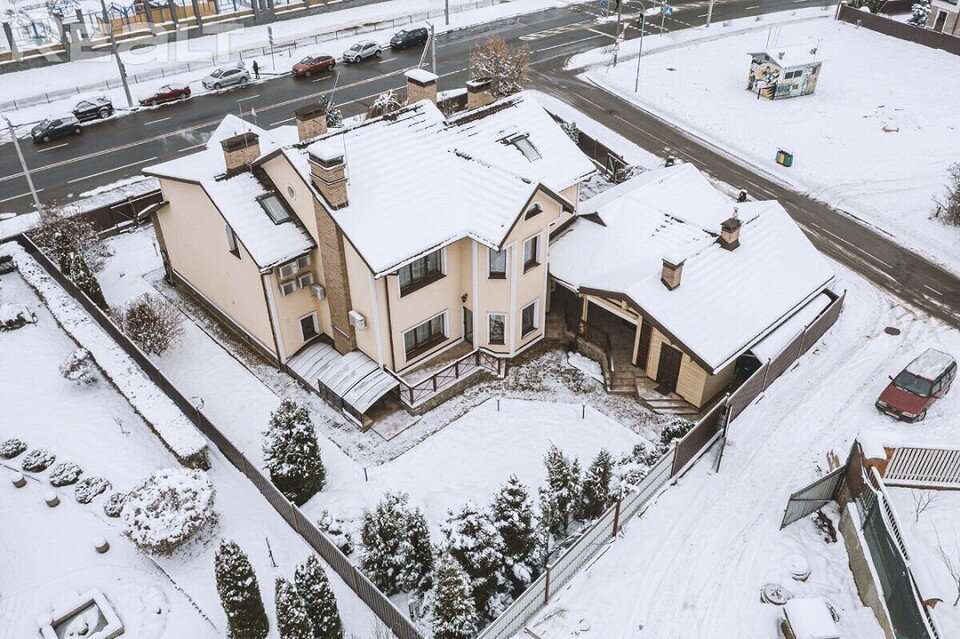     В Минске продается двухэтажный коттедж за 1,2 миллиона долларов. Фото: realt.by