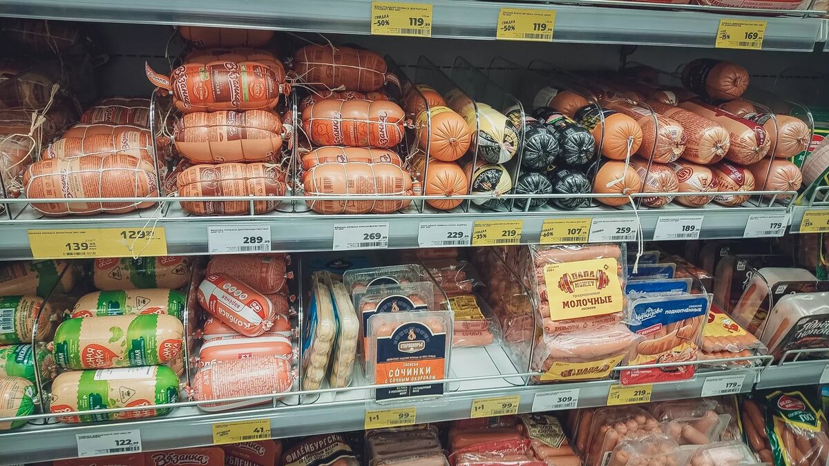     На прилавках тюменских магазинов появилась опасная ветчина. Колбасную продукцию известной марки «Вязанка», в которой ранее выявили геном вируса африканской чумы свиней, обнаружили специалисты городской станции по борьбе с болезнями животных.