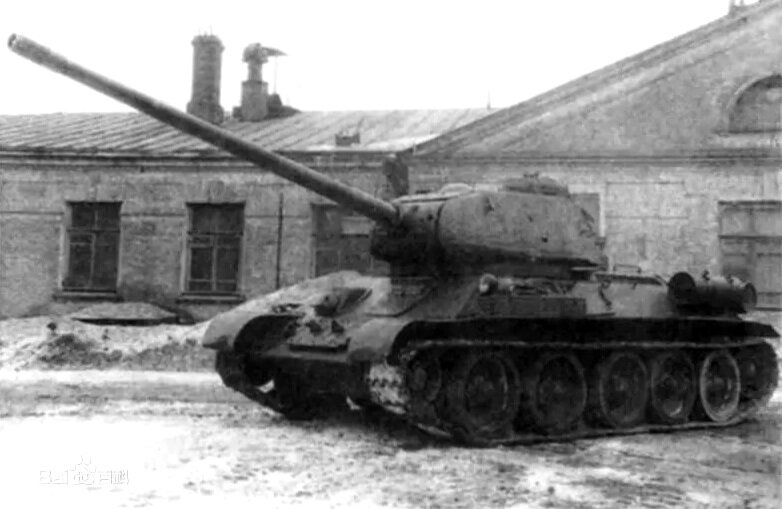 Т-34-100 со 100-мм орудием ЗИС-100 в старой башне