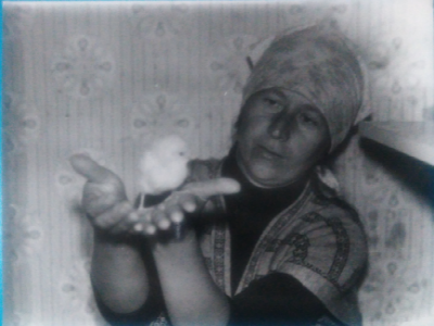 Фото из семейного архива. Я в том самом сарафане. Сколько лет я его носила и он выглядел как новенький, потом еще и Онеге достался