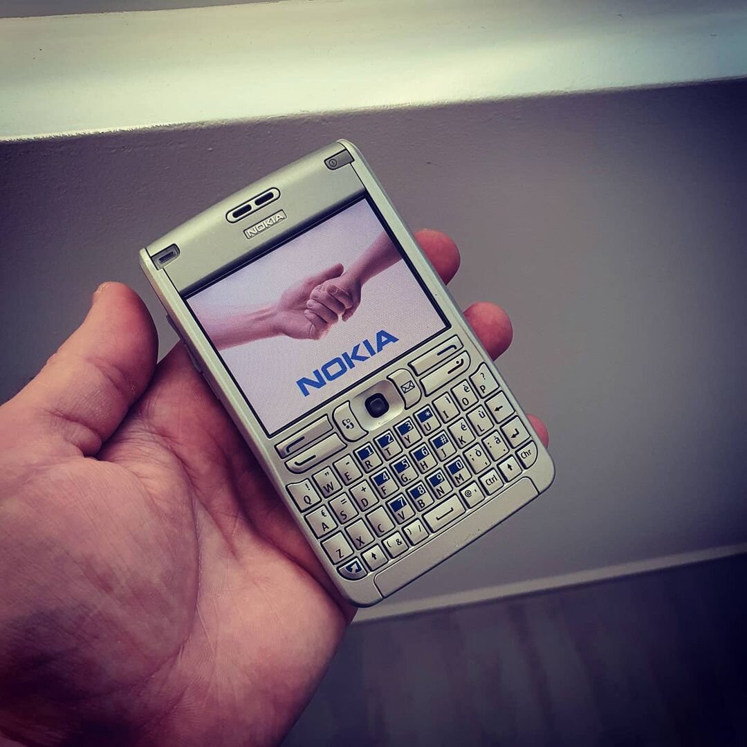 Nokia E61