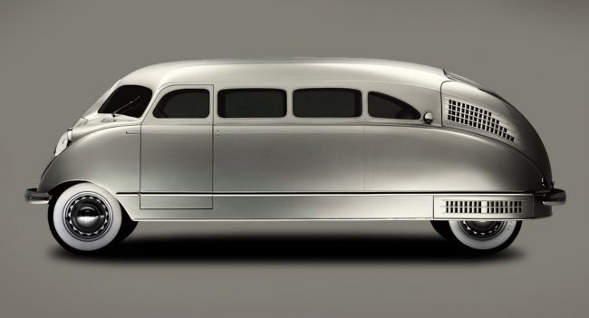 В 1932 году компанией Stout MotorCar был представлен автомобиль с инновационной компоновкой Stout Scarab.