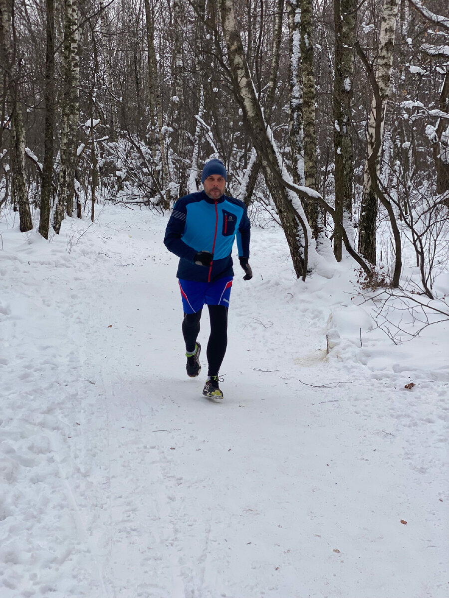 На фото автор после операции на мениск. Первая пробежка спустя 3 месяца.
