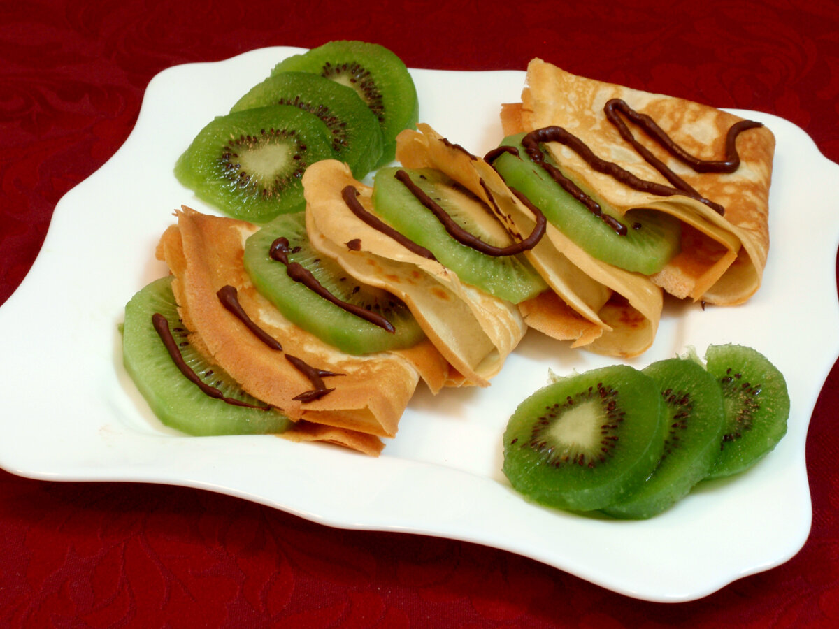 Блинчики с киви и шоколадом