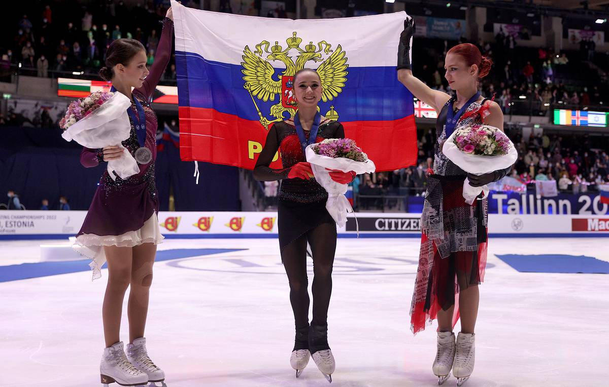 Чемпионат 4 по фигурному катанию. Камила Валиева Чемпионат Европы. Фигурное катание Трусова Валиева Щербакова