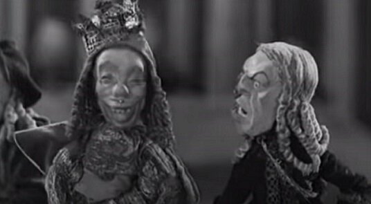 Это кадр из советского (детского!) фильма "Новый Гулливер" 1935-го года. Я считаю его самым ужасным фильмом всех времен и народов - ибо налепить из пластилина столько неприглядных персонажей...