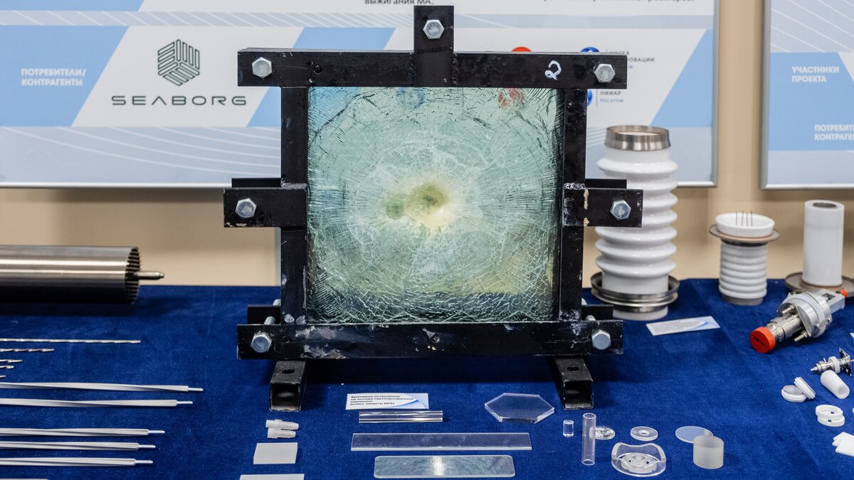 Броневое остекление после испытаний. © АО "НИИ НПО "ЛУЧ"