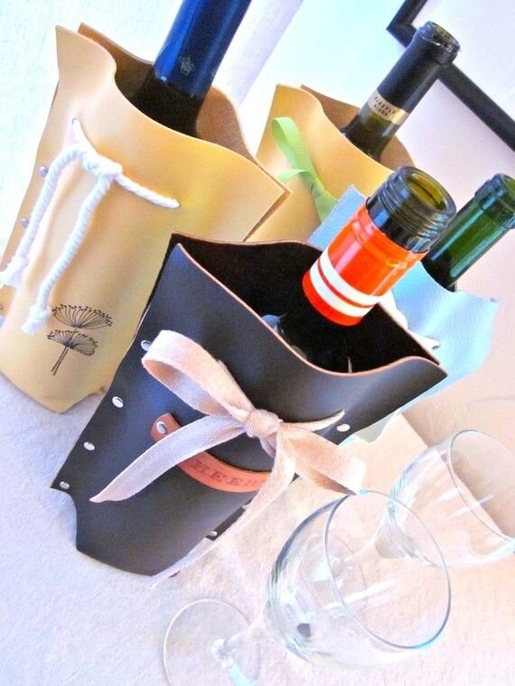 Бокал для вина в подарок Флора в кожаной упаковке | идея для подарка